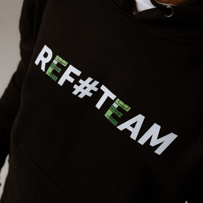 Kolorowe logo marki dla sędziów piłki nożnej REFTEAM